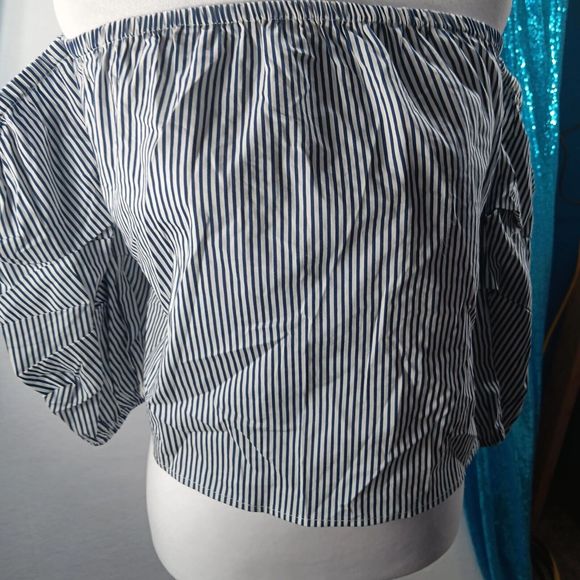 NWT Max Studio Off The Shoulder Pufg Sleeves Blouse SZ XS $88 MSRP Navy Stripes - Picture 8 of 9